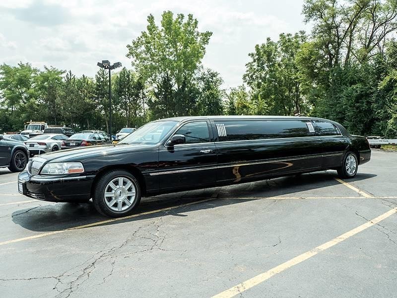 Lincoln Stretch Limousine